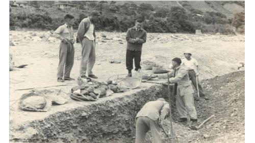 &nbsp;1959年六月奉派任榮民工程管理處處長，在職達廿七年又兩個月之久。榮工處在他的領導下，由無變有，由小變大，成為台灣營建界的龍頭，並進軍國際營建市場，使榮工處躋身世界一百大之列。