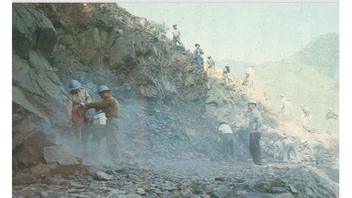 &nbsp;1959年六月奉派任榮民工程管理處處長，在職達廿七年又兩個月之久。榮工處在他的領導下，由無變有，由小變大，成為台灣營建界的龍頭，並進軍國際營建市場，使榮工處躋身世界一百大之列。