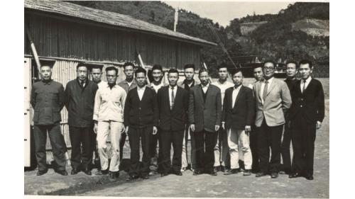 &nbsp;嚴孝章處長到工地慰勞榮工弟兄。