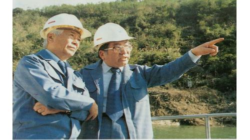 &nbsp;嚴孝章處長視察翡翠水庫工程，聽取施工處汪主任口頭報告。