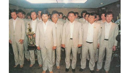 &nbsp;1986年8月2日(農曆6月27日)是嚴孝章先生65歲的生日，當天因心肌梗塞病逝於奧地利薩爾斯堡(Salzburg)。8月18日舉行告別式，總統經國先生特頒「旌忠狀」，並派退輔會主任委員鄭為元上將為治喪委員長。當天副總統、五院院長、政府政要、各級將領、工程界、棒球界、企業界、及熱心民眾共聚一堂，為畢生奉獻國家、社會、工程界、棒球界的巨星，謹致由衷的敬意與懷思。