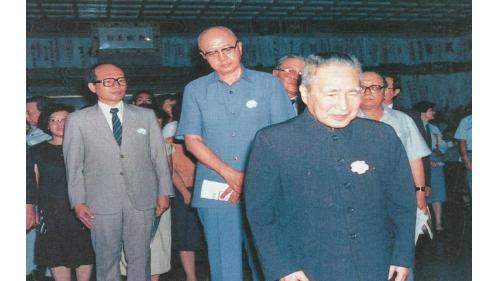 &nbsp;1986年8月2日(農曆6月27日)是嚴孝章先生65歲的生日，當天因心肌梗塞病逝於奧地利薩爾斯堡(Salzburg)。8月18日舉行告別式，總統經國先生特頒「旌忠狀」，並派退輔會主任委員鄭為元上將為治喪委員長。當天副總統、五院院長、政府政要、各級將領、工程界、棒球界、企業界、及熱心民眾共聚一堂，為畢生奉獻國家、社會、工程界、棒球界的巨星，謹致由衷的敬意與懷思。