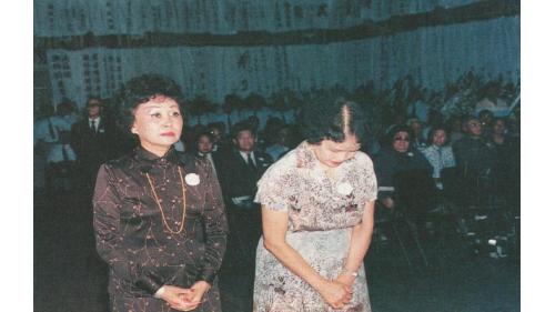&nbsp;1986年8月2日(農曆6月27日)是嚴孝章先生65歲的生日，當天因心肌梗塞病逝於奧地利薩爾斯堡(Salzburg)。8月18日舉行告別式，總統經國先生特頒「旌忠狀」，並派退輔會主任委員鄭為元上將為治喪委員長。當天副總統、五院院長、政府政要、各級將領、工程界、棒球界、企業界、及熱心民眾共聚一堂，為畢生奉獻國家、社會、工程界、棒球界的巨星，謹致由衷的敬意與懷思。
