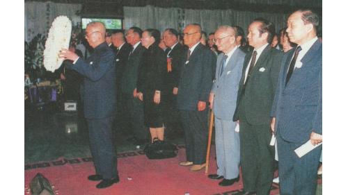 &nbsp;1986年8月2日(農曆6月27日)是嚴孝章先生65歲的生日，當天因心肌梗塞病逝於奧地利薩爾斯堡(Salzburg)。8月18日舉行告別式，總統經國先生特頒「旌忠狀」，並派退輔會主任委員鄭為元上將為治喪委員長。當天副總統、五院院長、政府政要、各級將領、工程界、棒球界、企業界、及熱心民眾共聚一堂，為畢生奉獻國家、社會、工程界、棒球界的巨星，謹致由衷的敬意與懷思。