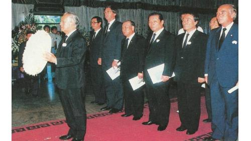 &nbsp;1986年8月2日(農曆6月27日)是嚴孝章先生65歲的生日，當天因心肌梗塞病逝於奧地利薩爾斯堡(Salzburg)。8月18日舉行告別式，總統經國先生特頒「旌忠狀」，並派退輔會主任委員鄭為元上將為治喪委員長。當天副總統、五院院長、政府政要、各級將領、工程界、棒球界、企業界、及熱心民眾共聚一堂，為畢生奉獻國家、社會、工程界、棒球界的巨星，謹致由衷的敬意與懷思。