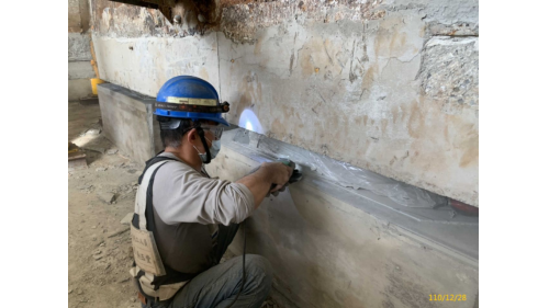 &nbsp;2021.12.28帝冠式建築隔震基座洩水坡度研磨。