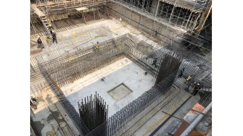 &nbsp;高雄市區計畫於2006年由行政院核定，計畫內容為葆禎路至正義路間興建單孔雙軌隧道，路線長約9.75公里，及原有高雄車站地下化，另新設美術館站、鼓山站、三塊厝站、民族站及科工館站等五處地下通勤車站。【圖/結構施作】