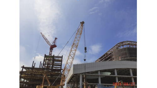 &nbsp;高雄市區計畫於2006年由行政院核定，計畫內容為葆禎路至正義路間興建單孔雙軌隧道，路線長約9.75公里，及原有高雄車站地下化，另新設美術館站、鼓山站、三塊厝站、民族站及科工館站等五處地下通勤車站。【圖/東區中間樁抓掘】
