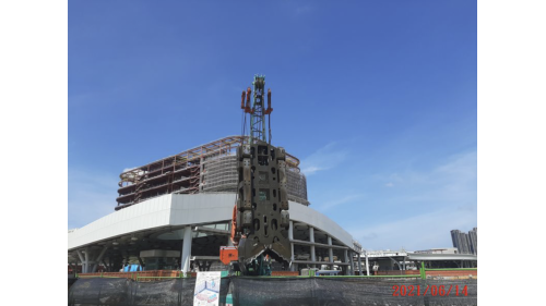 &nbsp;高雄市區計畫於2006年由行政院核定，計畫內容為葆禎路至正義路間興建單孔雙軌隧道，路線長約9.75公里，及原有高雄車站地下化，另新設美術館站、鼓山站、三塊厝站、民族站及科工館站等五處地下通勤車站。【圖/連續壁抓掘】