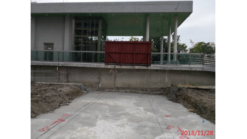 &nbsp;高雄鐵路地下化延伸左營計畫規劃路段為新左營車站以南至葆禎路間，工程內容為興建總長約4.13公里之單孔雙軌隧道、復設內惟車站、將現有之左營舊城車站地下化，地下化車站於2018年通車。【圖/內惟站風雨走廊放樣】