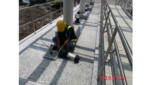 &nbsp;高雄鐵路地下化延伸左營計畫規劃路段為新左營車站以南至葆禎路間，工程內容為興建總長約4.13公里之單孔雙軌隧道、復設內惟車站、將現有之左營舊城車站地下化，地下化車站於2018年通車。【圖/內惟站風雨走廊矮燈安裝】