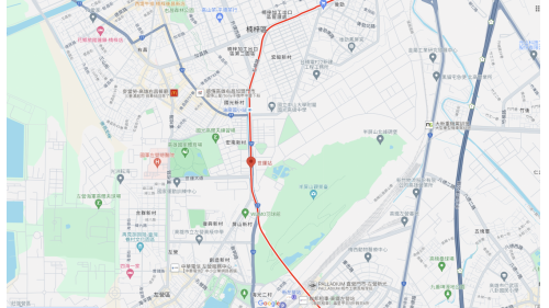&nbsp;世運/國家體育園區站編號為R17，位於楠梓區左楠路，於2008年3月啟用，為捷運高架段之第一站，站體整體造型為中興工程顧問公司設計，沒有採取鋼鐵或石化等厚重的主題來表現一個工業重鎮，而是船帆及桅杆勾劃出高雄的海港城市。