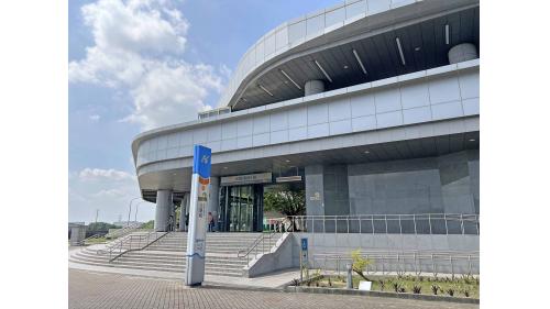 &nbsp;大寮站為地上二層車站，設有2處出入口，地上二樓為車站大廳層，地面層為月台層，設有一座島式月台及全高式月台門。 【圖/2號出口，前庄里】