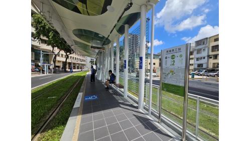 &nbsp;高雄高工站編號為C28，位於三民區大順二路與建工交叉口。車站旁為高雄市立高雄高工。