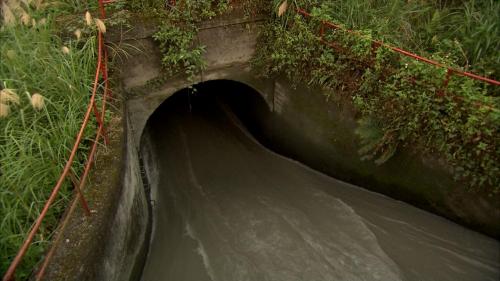 圓山電廠沉砂池出口至前池間，以馬蹄形重力隧道連接，長4,560公尺，高4.1尺，寬 3.57公尺。