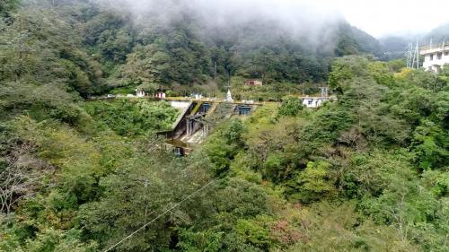 主要功能為攔截龍溪的溪水、龍溪電廠發電後尾水，及匯集奇萊引水隧道所引木瓜溪上游溪水（包括林溪、檜溪、奇萊溪、天長溪、磐石溪等支流）後，提供下游的龍澗電廠發電之用，1959年（民國48年）6月竣工。