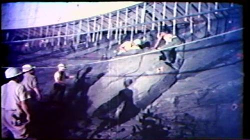 曾文電廠於民國56年10月開始動工興建， 62年7月12日完工正式啟用，由基礎到頂部高達32公尺，直徑間距26公尺，可安裝5萬千瓦的水力發電機一座。