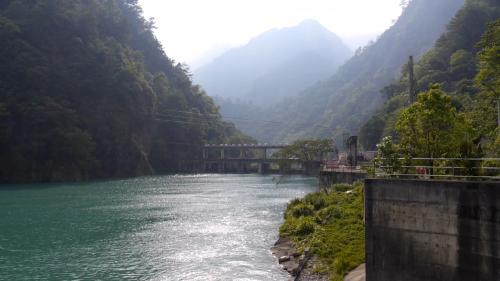 天輪壩是大甲溪流域從上游下來第四個水壩，是整個大甲溪流域歷史建設最早的一個水壩，始建於日據時代，1952年續建， 於1956年啟用。