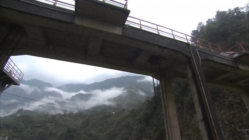 天輪壩是大甲溪流域從上游下來第四個水壩，是整個大甲溪流域歷史建設最早的一個水壩，始建於日據時代，1952年續建， 於1956年啟用。