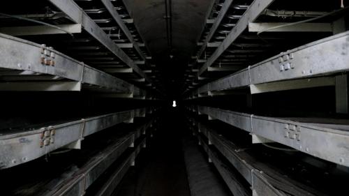 協和電廠於暗渠西側，另開挖一小型隧道以鋪設電纜線路、輸油管等管線。
