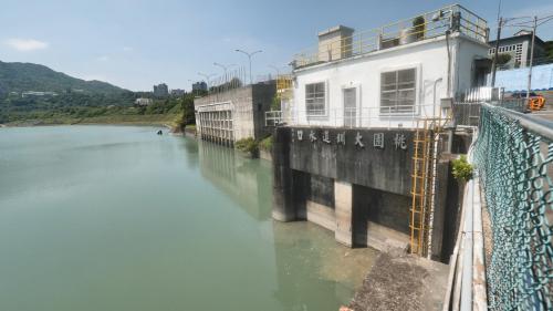 1964年6月，石門水庫興建完成後，桃園大圳新進水口遷建於後池堰左岸，自後池引取發電後之尾水。
