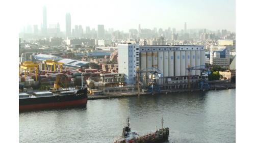 高雄港穀倉計畫：為彌補中島穀倉之不足，在71號至73號碼頭建造14公尺深水碼頭，以利7萬5000噸級穀類船進港。