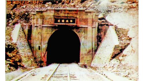 谷風隧道因遭受嚴重的地層滑動，在安全考量下，將隧道一分為二，分為鼓音隧道長401公尺及谷風隧道長1,519公尺。