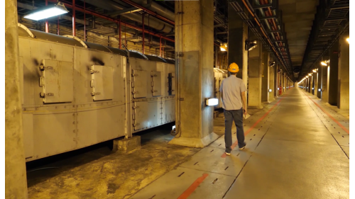 為配合新機組的燃煤需求，在電廠旁的海岸，新建專用卸煤碼頭及煤倉，再以密閉式輸送帶與地下輸煤廊道，穿越西濱快速公路，直接送入廠內煤倉。