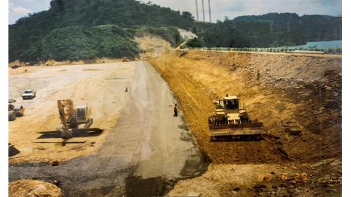 為因應基隆地區用水量需求大增，新山水庫於1993年進行加高工程，總蓄水量由400萬立方公尺增至1,000萬。