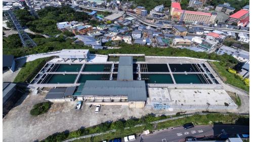 安樂淨水廠隸屬台灣自來水公司第一區管理處新山給水廠，位於基隆市安一路，採用傳統式快濾池，於1973年1月正式啟用。