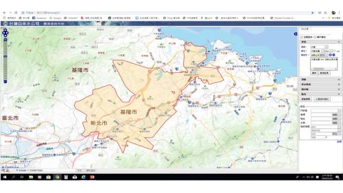 新山淨水廠設計出水能力每日200,000噸，原水來自八堵抽水站抽取基隆河河水、中幅抽水站抽取瑪鋉溪水、以及東勢坑抽水站抽取東勢坑溪水，至新山淨水廠原水池。