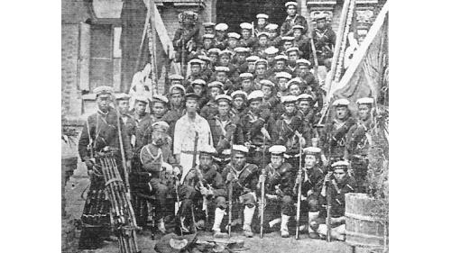 1900年5月31日，各國從天津派水兵及海軍陸戰隊349人登岸至北京控制治安。 1900年5月31日至6月3日，八國警衛約400人進入北京，保護使館區及西什庫教堂。