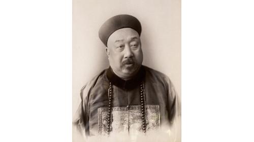 中國派户部侍郎那桐為專使大臣，赴日本對日本駐華使館書記員杉山彬被殺表示道歉。