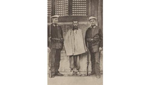 恩海於1901年12月31日在東單牌樓克林德身亡之處鬧市被處斬。
&nbsp;