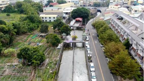 大鴛鴦汴水門將葫蘆墩圳一分為二，左側為東汴幹線向南往潭子、北屯一帶前進；右側為西汴幹線，則往大雅、西屯一帶，最後流入筏子溪。