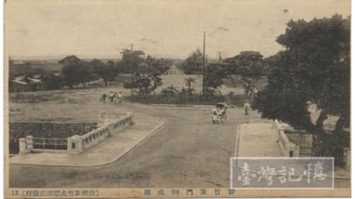 &nbsp;1905年日人規劃的新竹街，以新竹廳舍為中心。1908年南北縱貫鐵路通車，1913年第四代新竹驛完工。1920 年，新竹廳改新竹州。