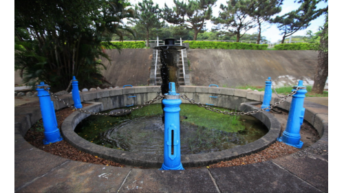 &nbsp;日治時期沉澱井（現已停用)，制水閥為昭和15年製作。