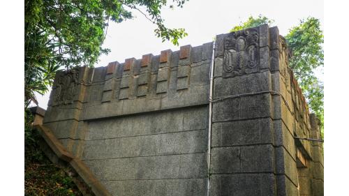 配水池(淨水池)，位於濾過井水面下 4.09M 處，較新竹市街高36M。此池為鐵筋混凝土造，全長85尺(25.5M)、寬80尺(24M)，以24支角柱支撐頂版(上屋)，池內設有導流壁，保持水的流動性，避免原水因停滯而產生變質。