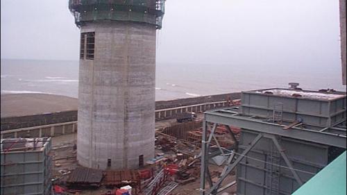 &nbsp;#0404047.通霄火力發電廠新廠區六號機煙囪施工：第六部機組配搭使用的煙囪，順利於1998年興建完成，高122公尺，管壁厚25至65公分，一樣為RC煙囪搭配鋼煙管。