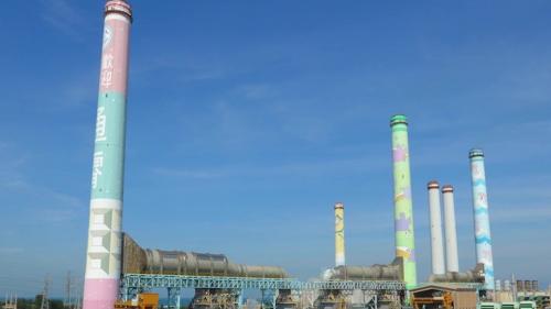 &nbsp;#0404049.通霄火力發電廠六組煙囪：採用RC煙囪與鋼煙筒，可將機組排出之廢氣送至高空做擴散。