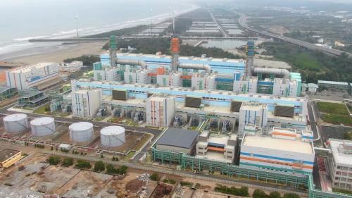 全新建成的機組，不僅為通霄電廠翻開了全新一頁，持續進行中的第二期工程，也預計將於2028年左右完工5到6部的二對一及一對一複循環機組，屆時便能提供高達670萬瓩的總裝置容量，期待通霄火力電廠繼續創新與突破。